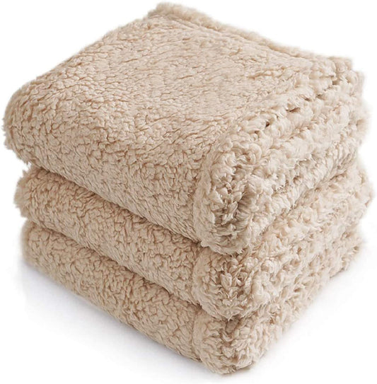 Hundedecke aus Baumwolle & Samt Beige – weich, warm & waschbar, ideal für Sofa, Auto & Hundebett